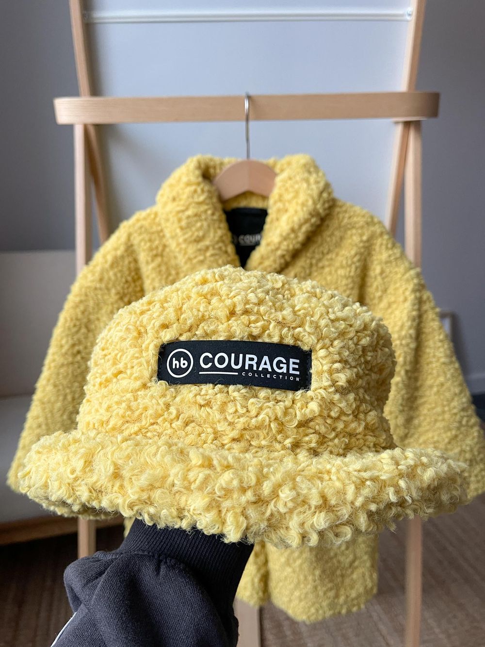 Пальто и панама Courage
