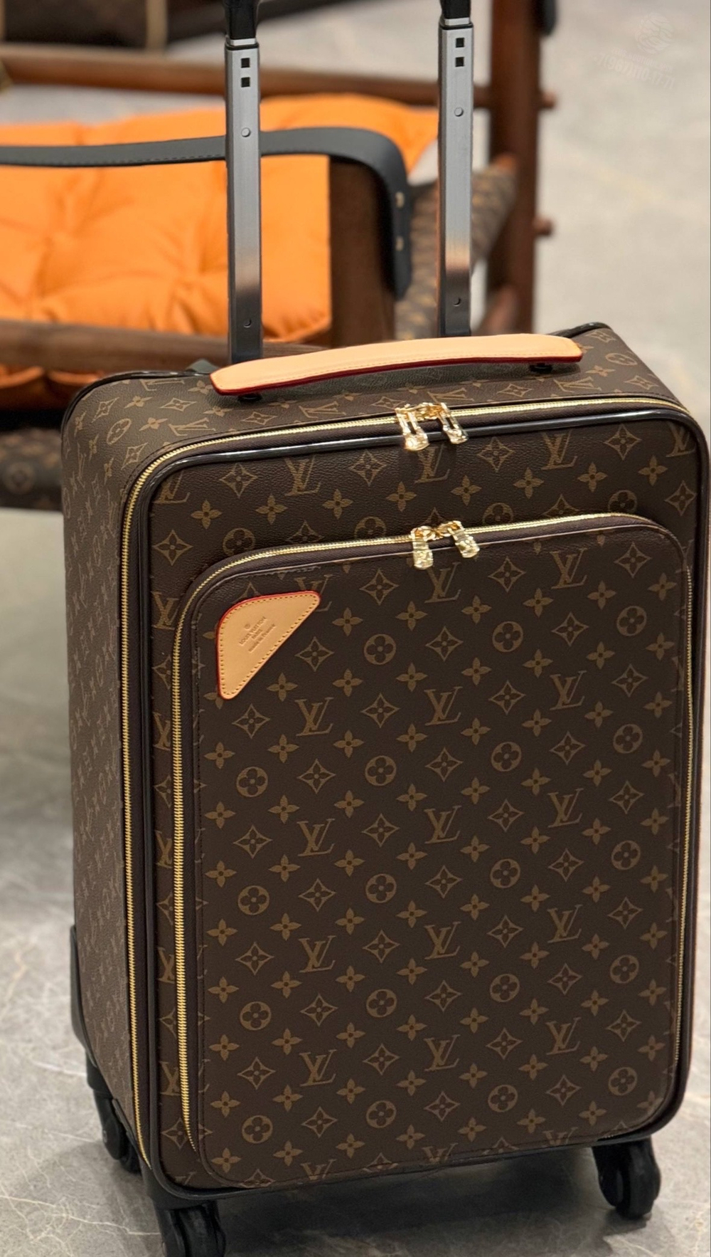 Дорожный чемодан Louis Vuitton