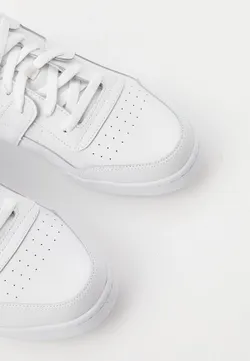Кроссовки мужские REEBOK WORKOUT PLUS ex-HP5909
