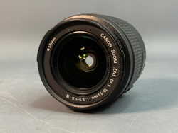 Canon 2000D Kit 18-55mm 3.5-5.6 III 5.500 кадров