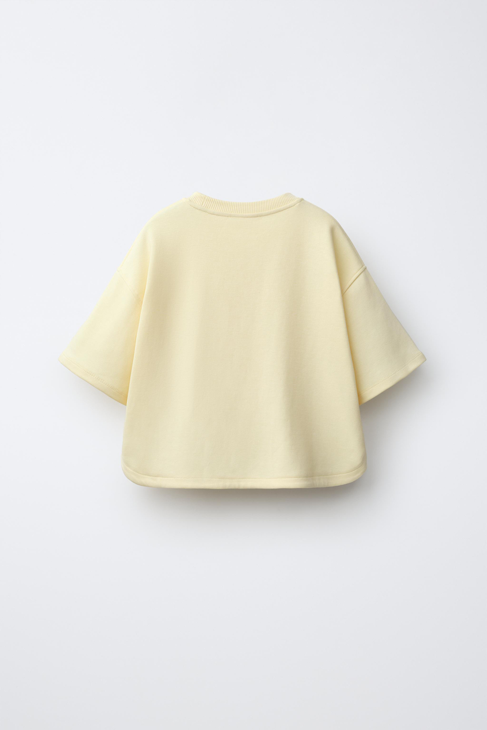 ZARA КОМПЛЕКТ ИЗ ФУТБОЛКИ И ШОРТОВ ИЗ ИНТЕРЛОКА, ЖЕЛТЫЙ