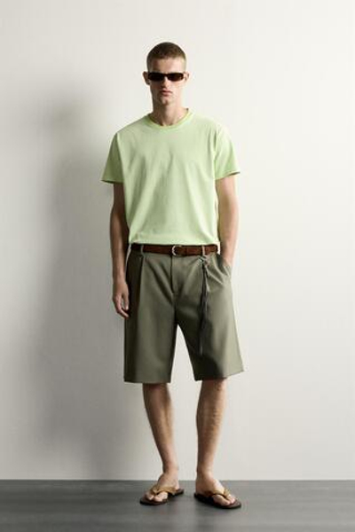 ФУТБОЛКА RELAXED FIT С КОНТРАСТНЫМ ВЫРЕЗОМ — ZARA