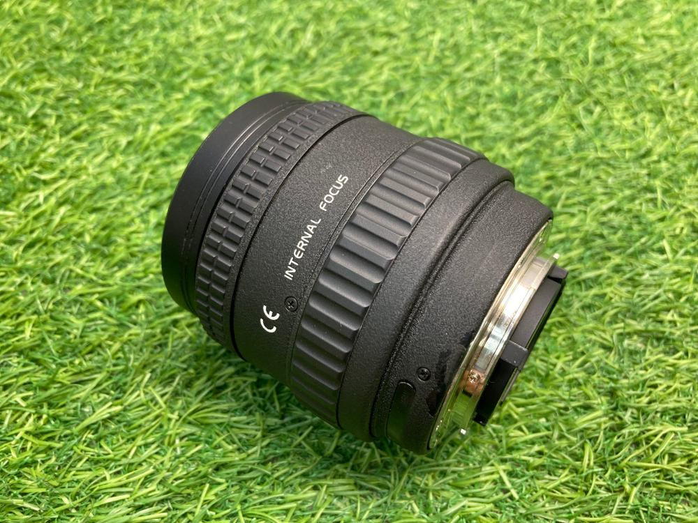 Tokina AT-X 107 F3.5-4.5 DX Fisheye