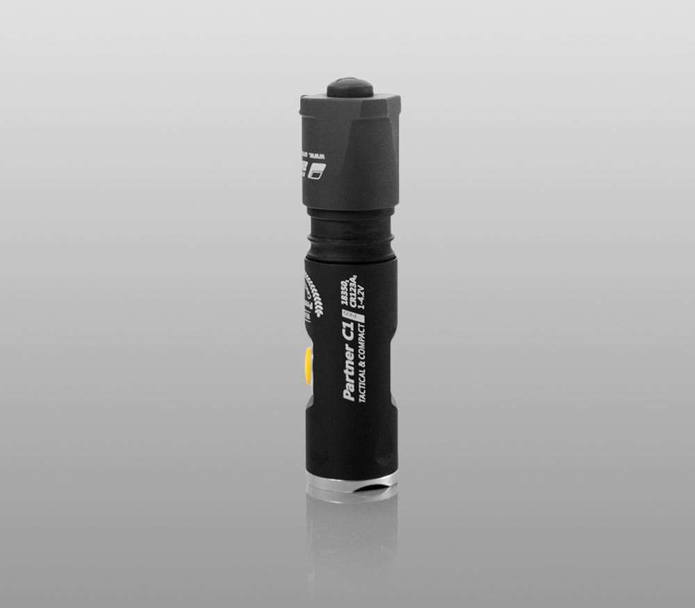 Тактический фонарь Armytek Partner C1 Pro