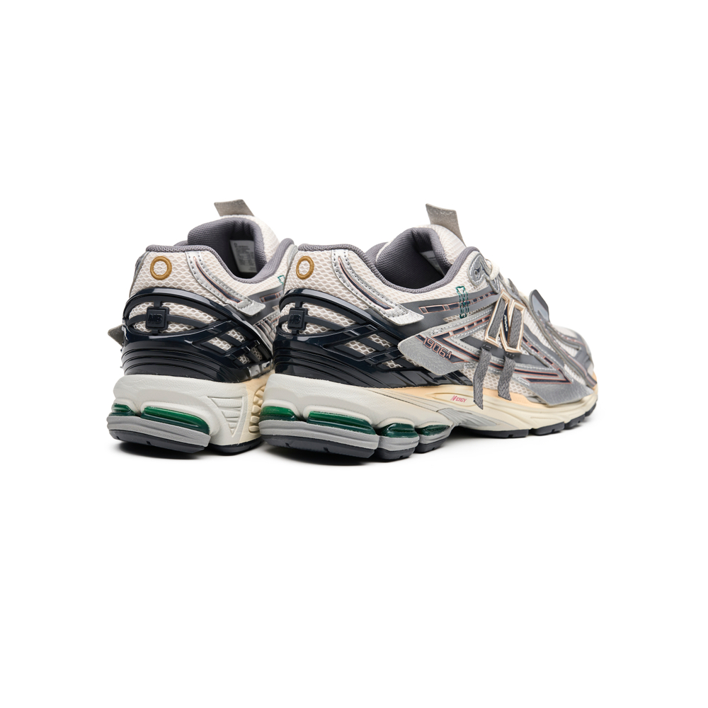 Кроссовки New Balance 1906A "Silver Gold Metallic"