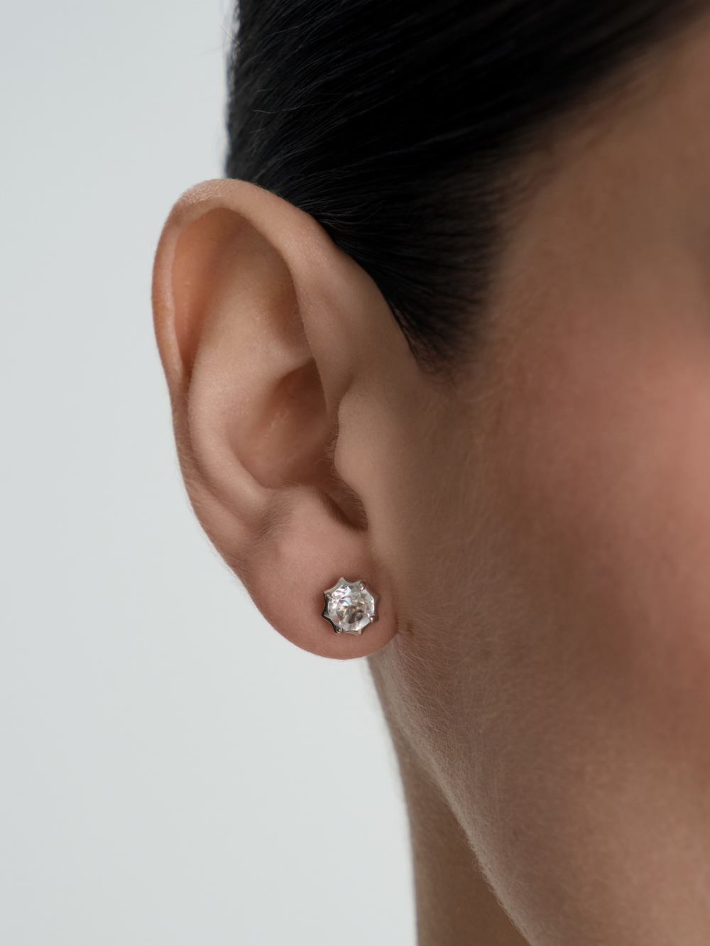 Серьги пусеты Fleur White Topaz
