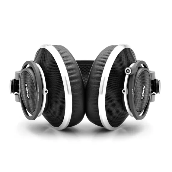AKG K812