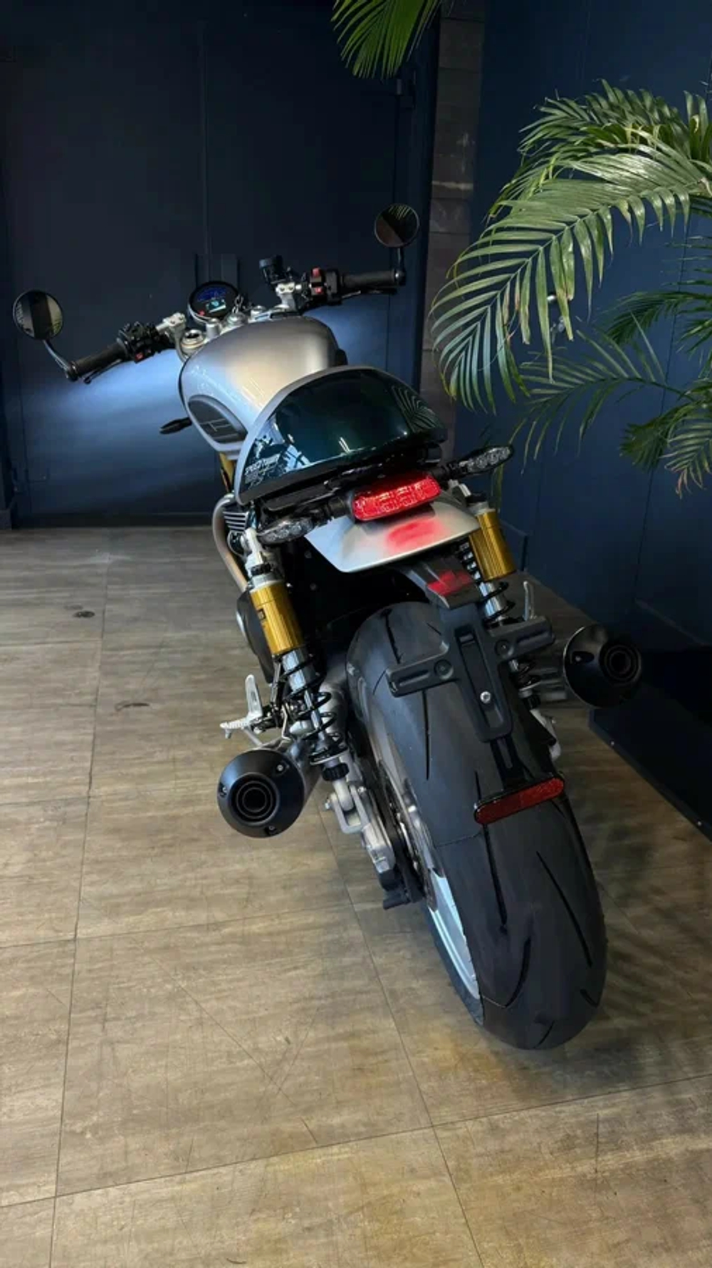 TRIUMPH SPEED TWIN 1200 Cafe Racer Edition