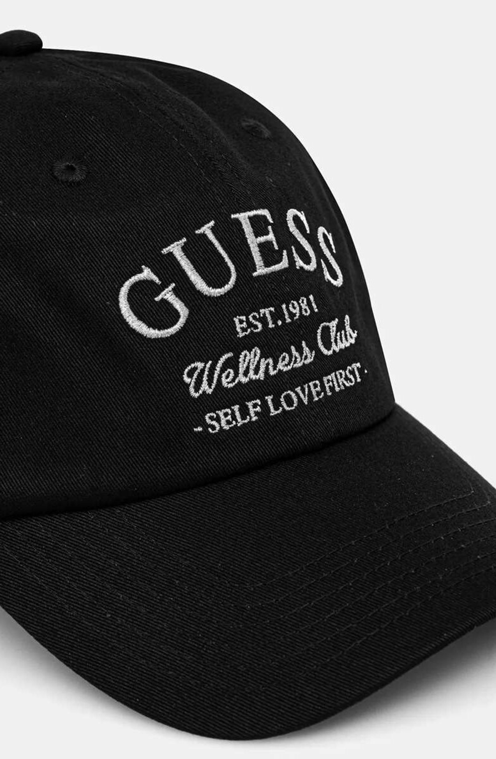 Кепка женская GUESS