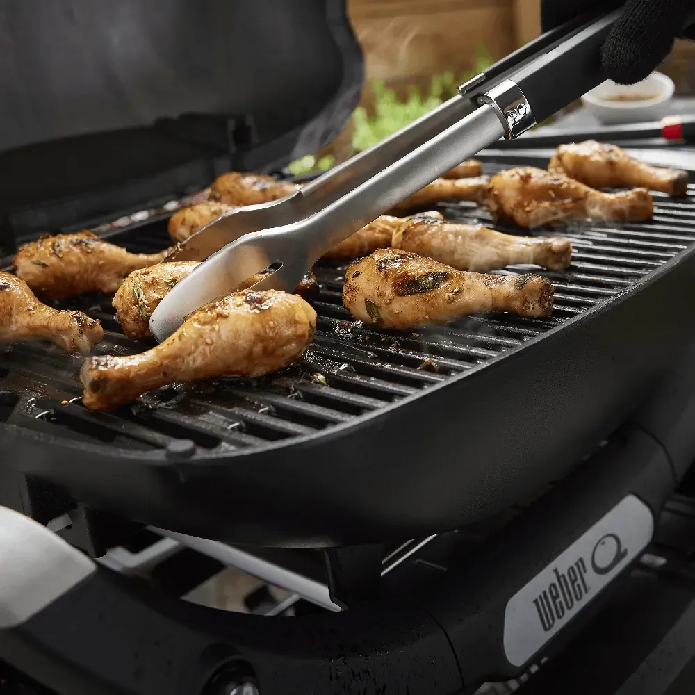 Газовый гриль Weber Q 2200N с боковыми столиками и подставкой