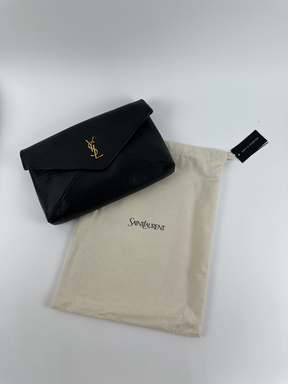 Клатч Saint Laurent Cassandre Large Envelope Pouch