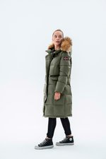 Зимнее пальто с капюшоном и опушкой из меха RedFox оливковый