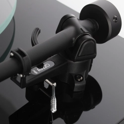 REGA PLANAR 2 BLACK ПРОИГРЫВАТЕЛЬ ВИНИЛОВЫХ ПЛАСТИНОК