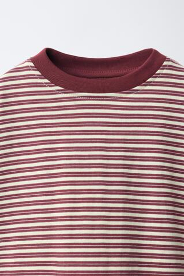 ZARA ФУТБОЛКА В ПОЛОСКУ С КОНТРАСТНЫМ ВОРОТОМ, БОРДОВЫЙ