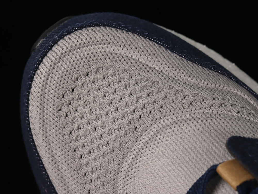 adidas Ultra Boost 22 Halo Silver