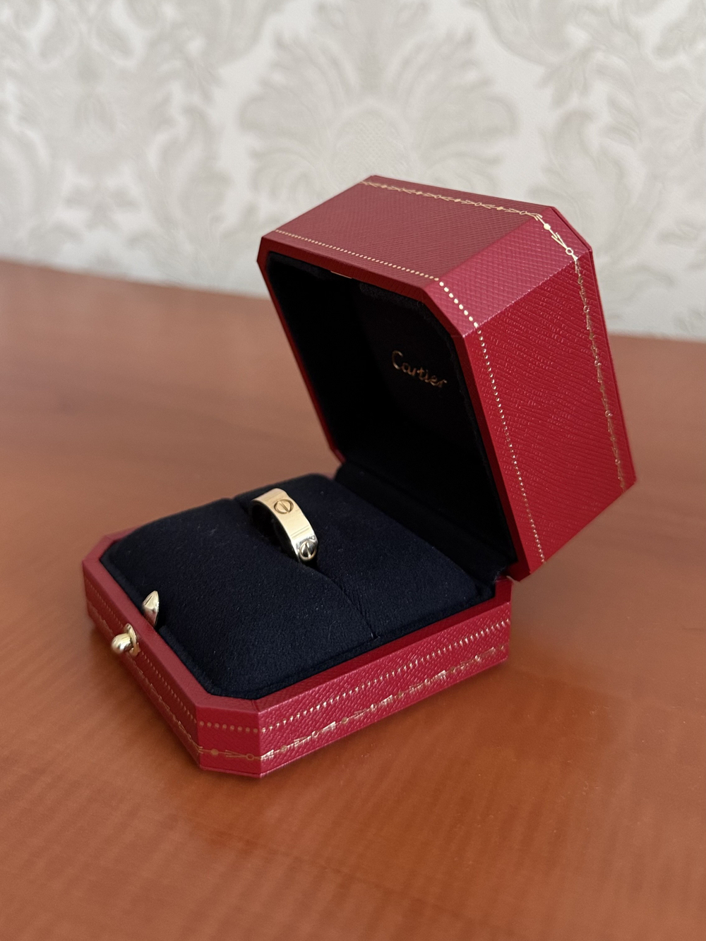 Кольцо Cartier Love Classic Model