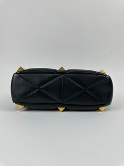 Сумка Valentino Garavani Roman Stud