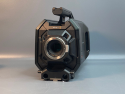 Blackmagic URSA 4K Canon EF Не включается