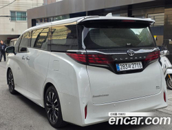Toyota Alphard 2.5 HEV Executive AWD — 2025