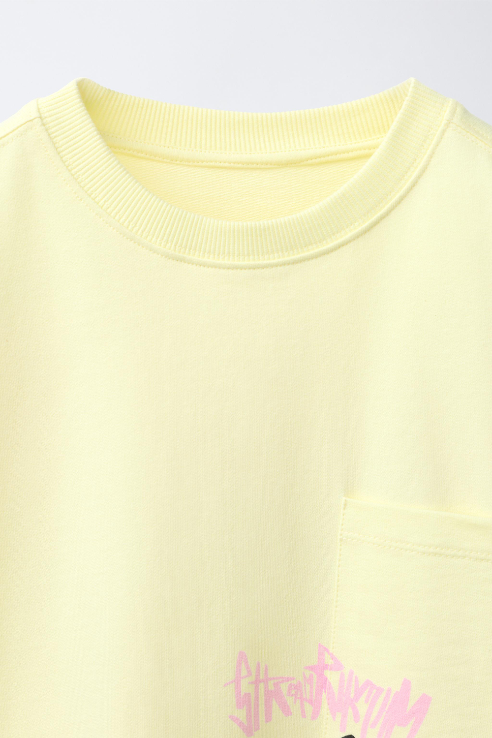 ZARA ФУТБОЛКА С ПРИНТОМ ГРАФФИТИ, ЛАЙМОВЫЙ