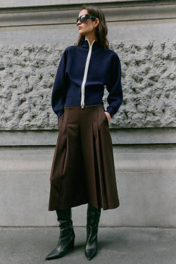 ZARA ДЛИННЫЕ ШОРТЫ В СКЛАДКУ, КОРИЧНЕВЫЙ