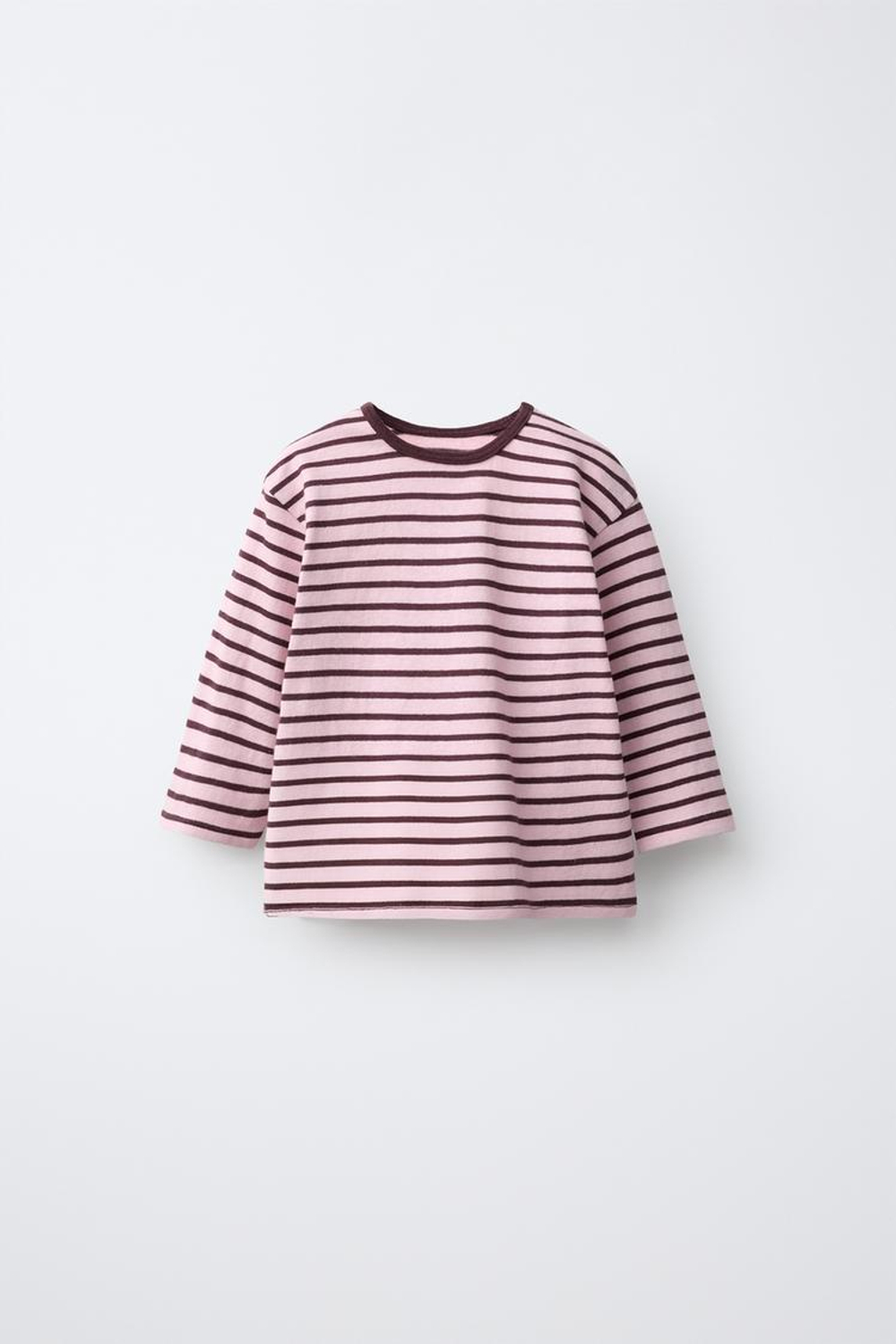 ZARA ФУТБОЛКА В ПОЛОСКУ С НАШИВКОЙ, РОЗОВЫЙ