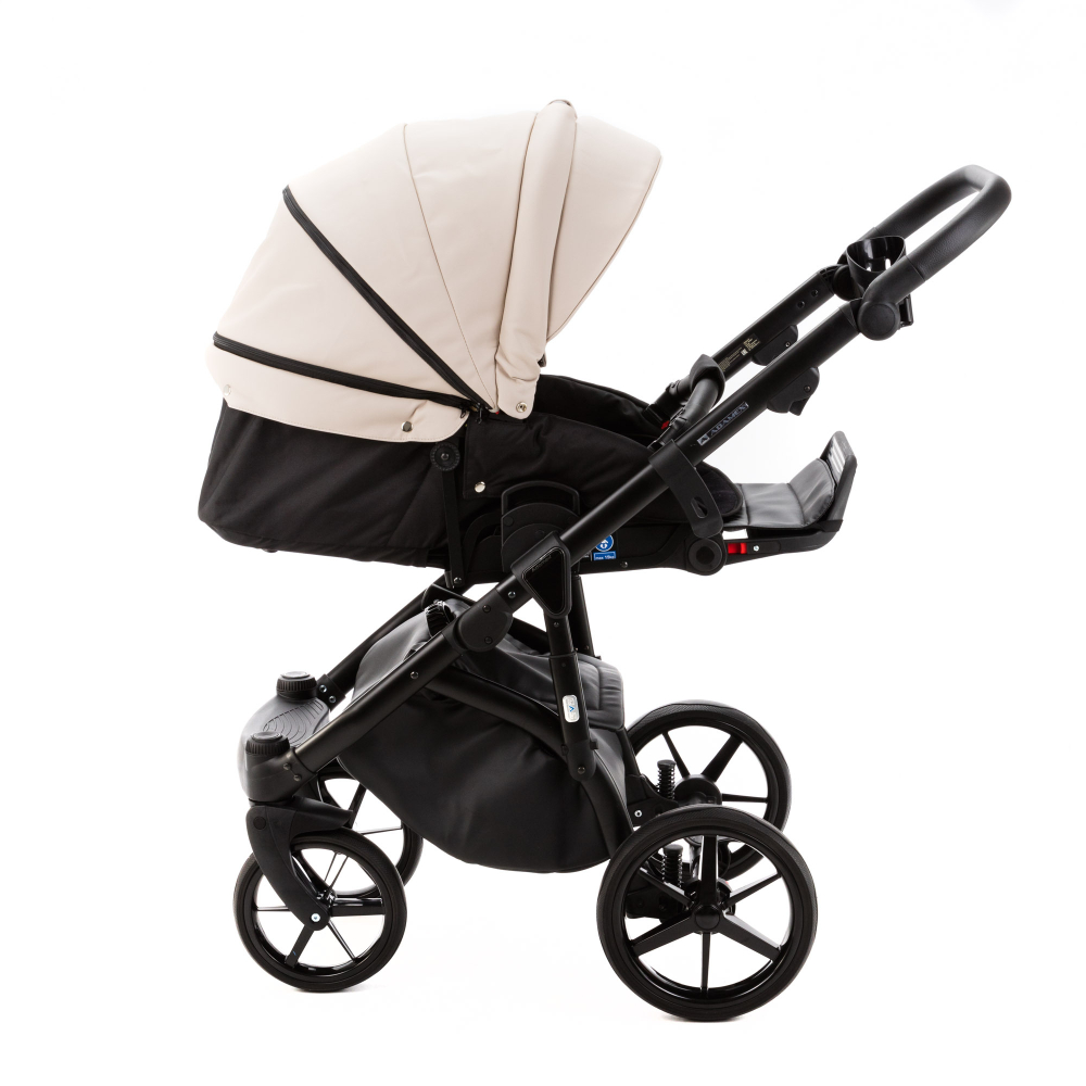Детская универсальная коляска Adamex NOLA Deluxe 2 в 1 N-SD110 (Светло-бежевая экокожа, Черная экокожа)
