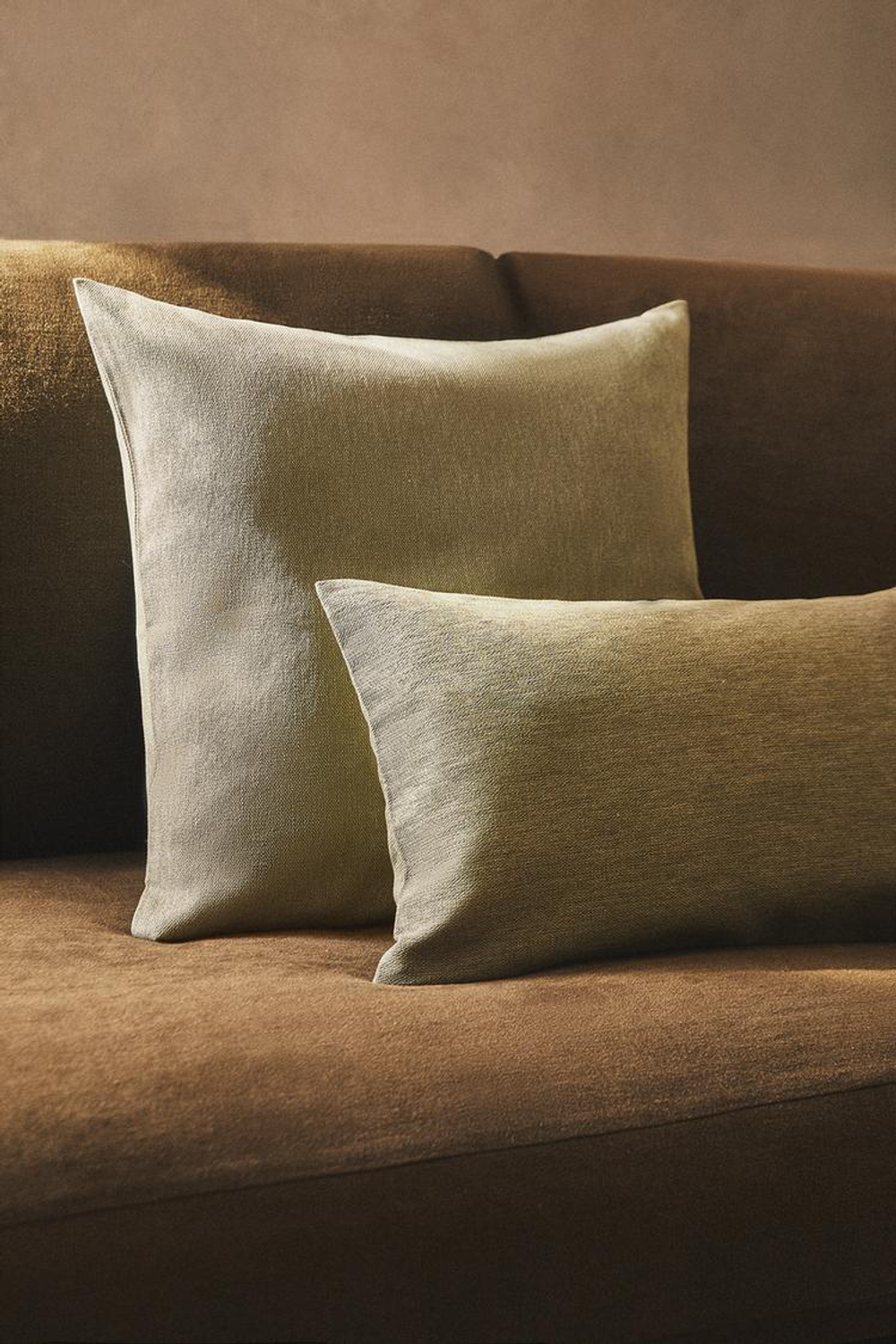 ZARA HOME ОДНОТОННЫЙ ЧЕХОЛ ДЛЯ ДЕКОРАТИВНОЙ ПОДУШКИ, ХАКИ