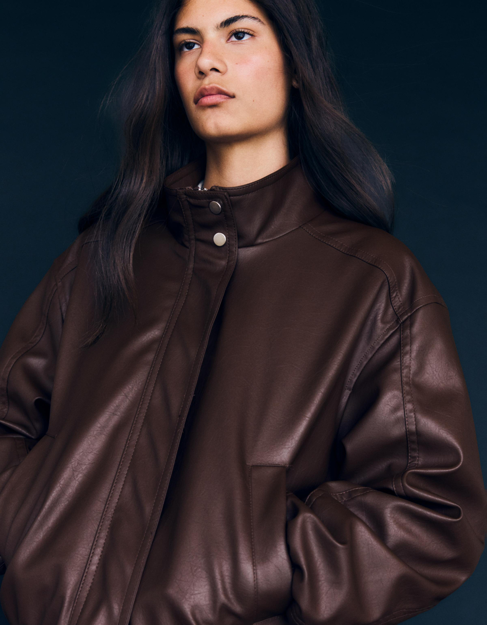 Женская куртка из искусственной кожи - BERSHKA