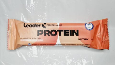 Протеиновый батончик  Leader Performance Protein Ореховая смесь  61 г (Из Финляндии)