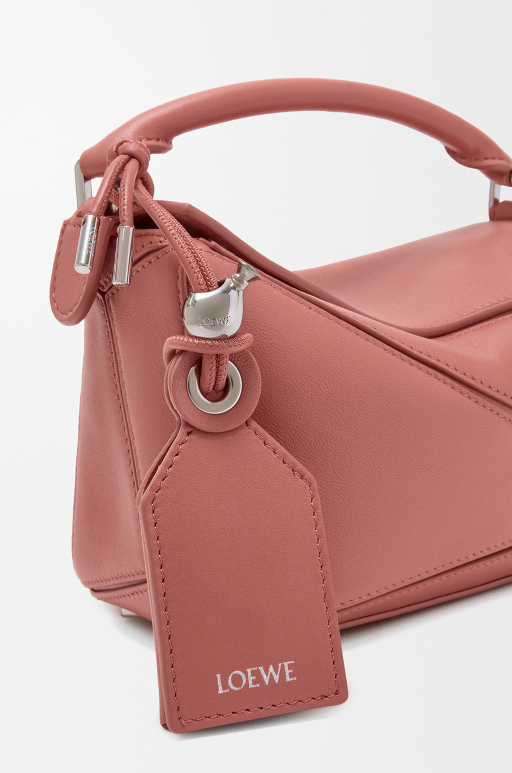 Loewe Сумка-мини Puzzle Featherlight из овечьей кожи наппа, красноватый
