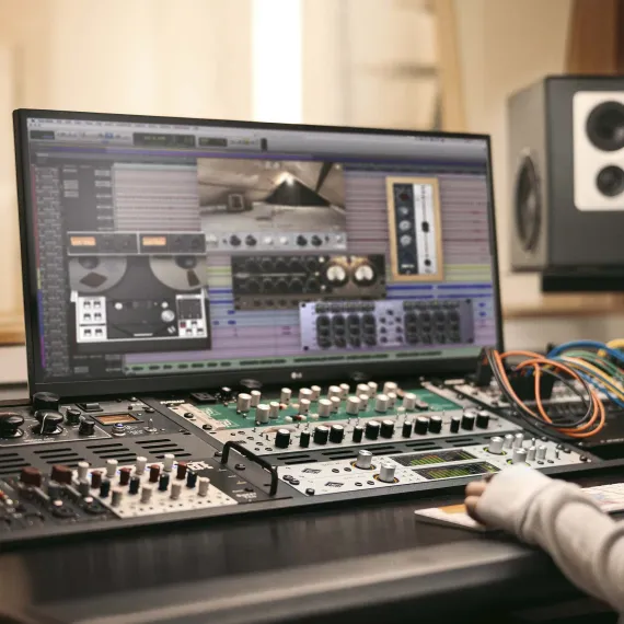 Universal Audio Apollo x6 Gen 2 Essentials+ Edition Silver