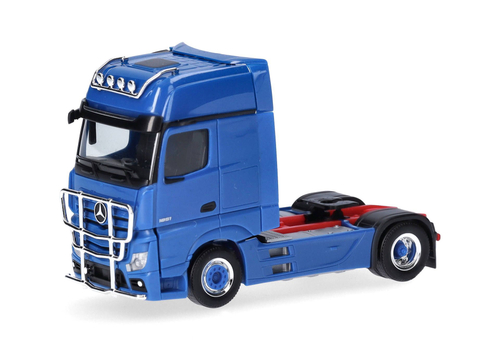 Тягач Mercedes-Benz Actros Gigaspace , 2-осный, с кронштейном для фонаря и защитой от ударов, синий