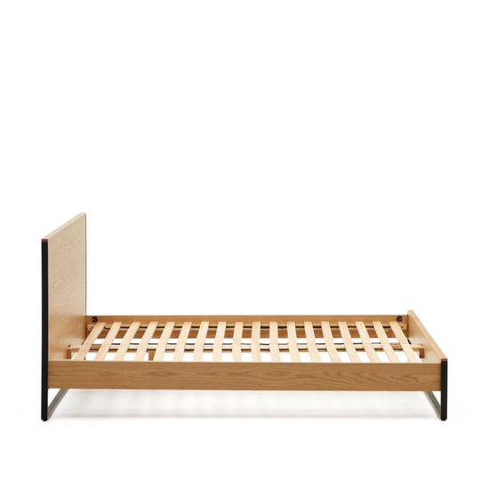Taiana La Forma Кровать из шпона дуба со стальными ножками 160 x 200 см