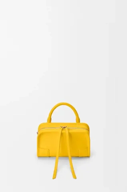 Loewe Мини-сумка Amazona 180 из мягкой телячьей кожи, желтый