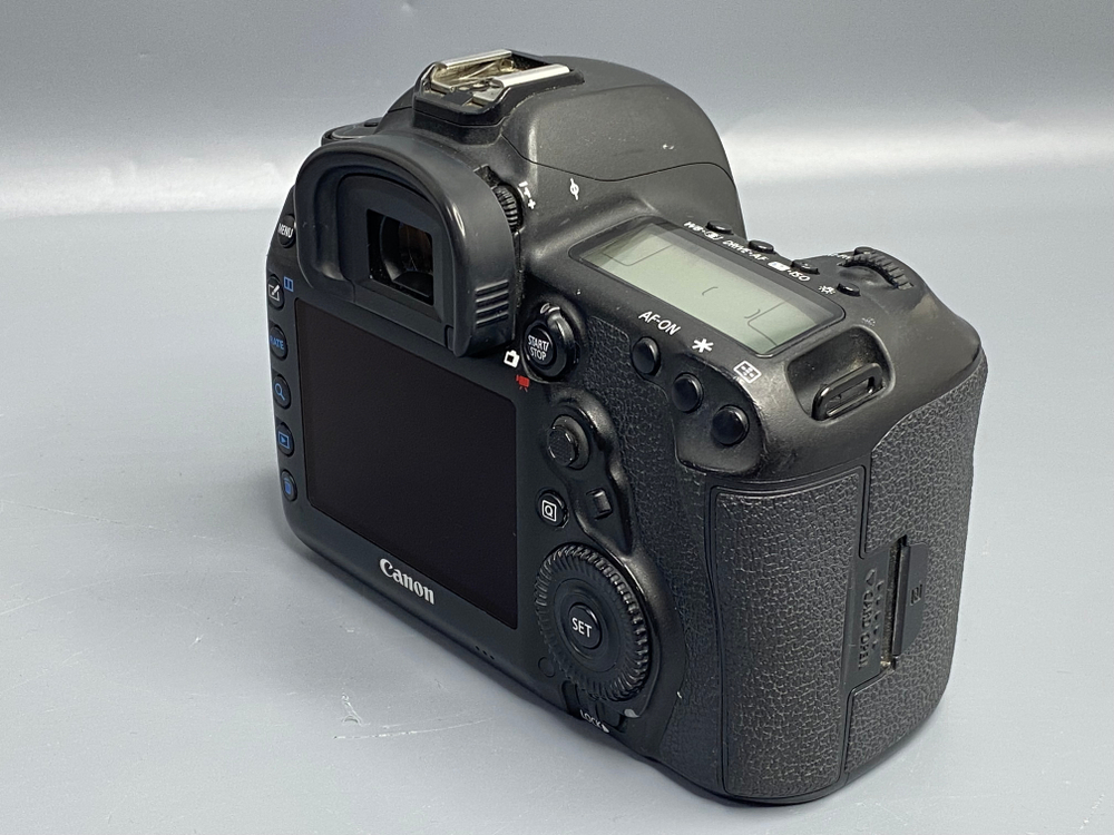 Canon EOS 5D Mark IV — При выходе из режима Live View выдает ошибку "Err20".