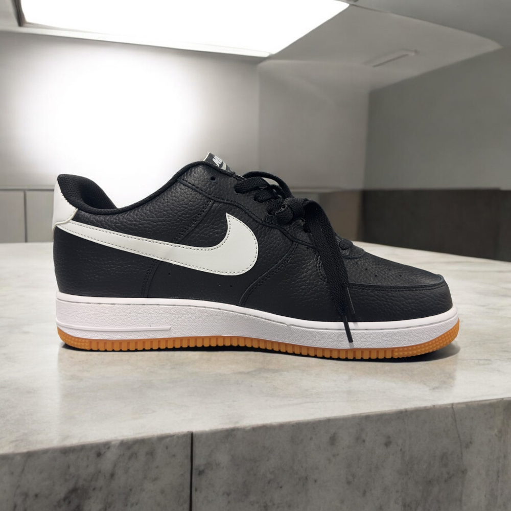 Nike Air Force 1 Low • Black White