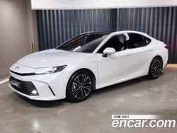 Toyota Camry 2.5 XLE Premium Hybrid — 2025