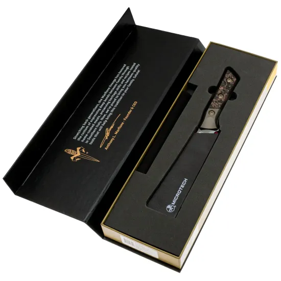 Нож кухонный Microtech Chef's Knife 3100B-16DLCLWCFPR, San Mai Damascus M390, Bronze Titanium / Livewire CF - рукоять G10 / титан, сталь - Damascus