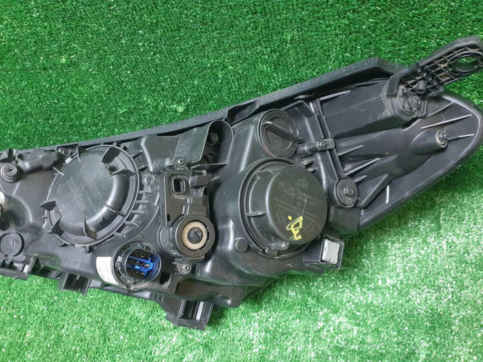 Фара правая Hyundai Tucson 3 (2015-2018) LED