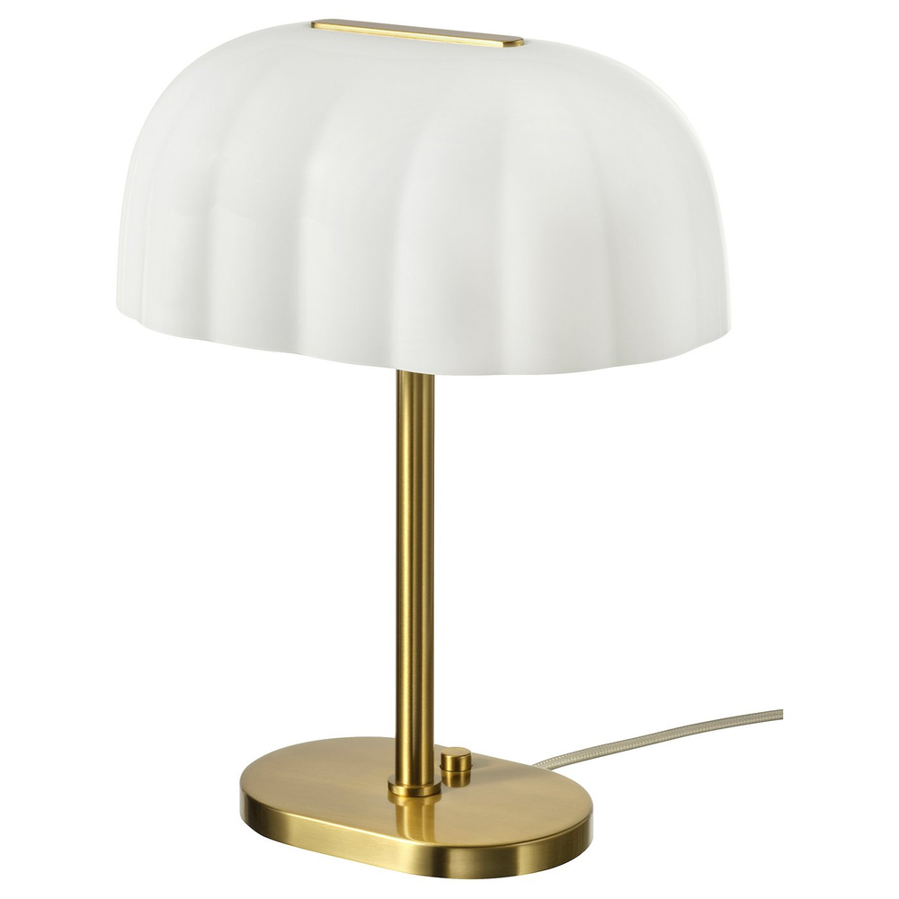 IKEA AKTERSPRING  (ИКЕА АКТЕРСПРИНГ)  -  Лампа настольная - опаловый белый стекло/под латунь 39 см