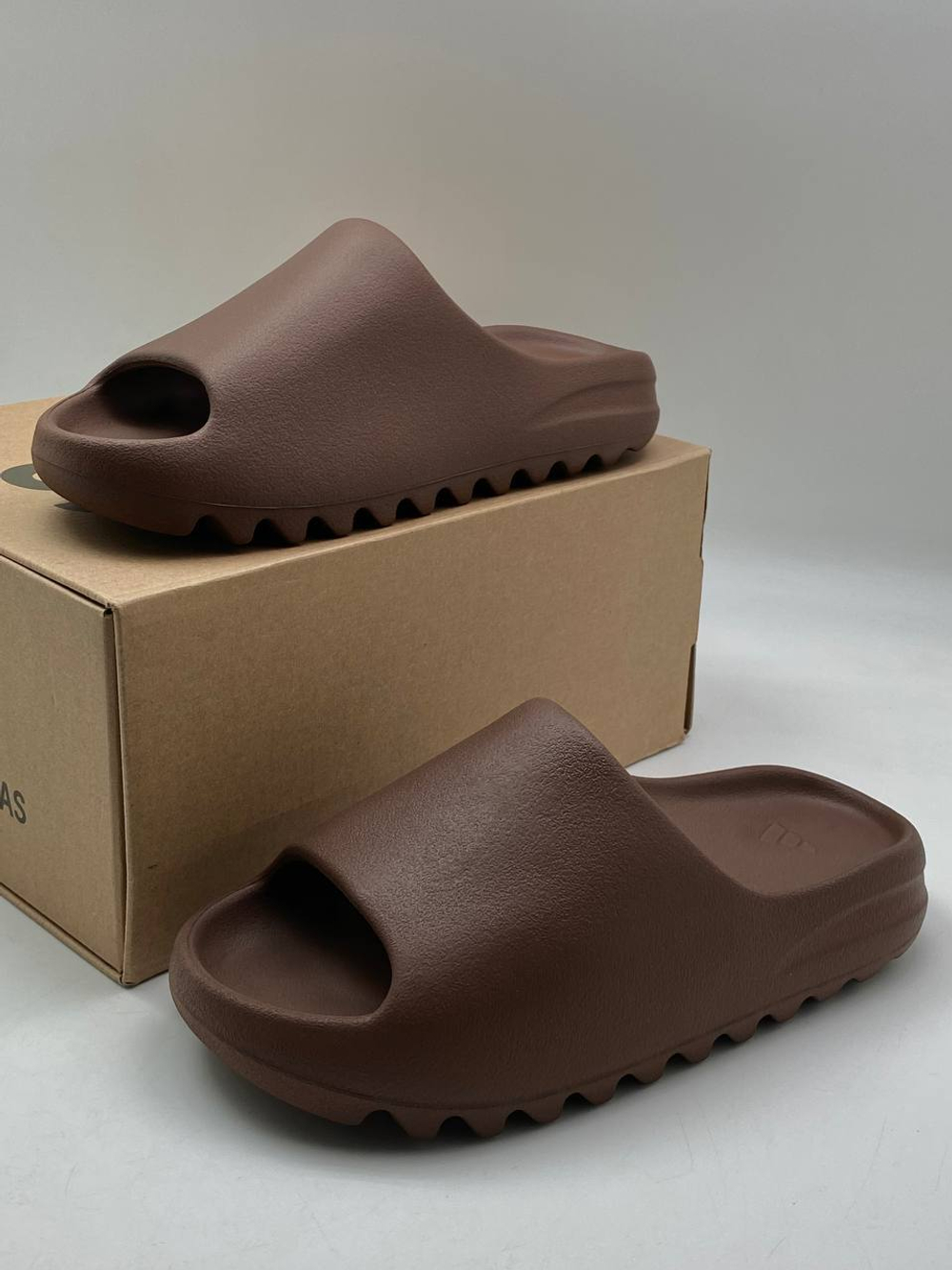 Шлепанцы Adidas Yeezy
