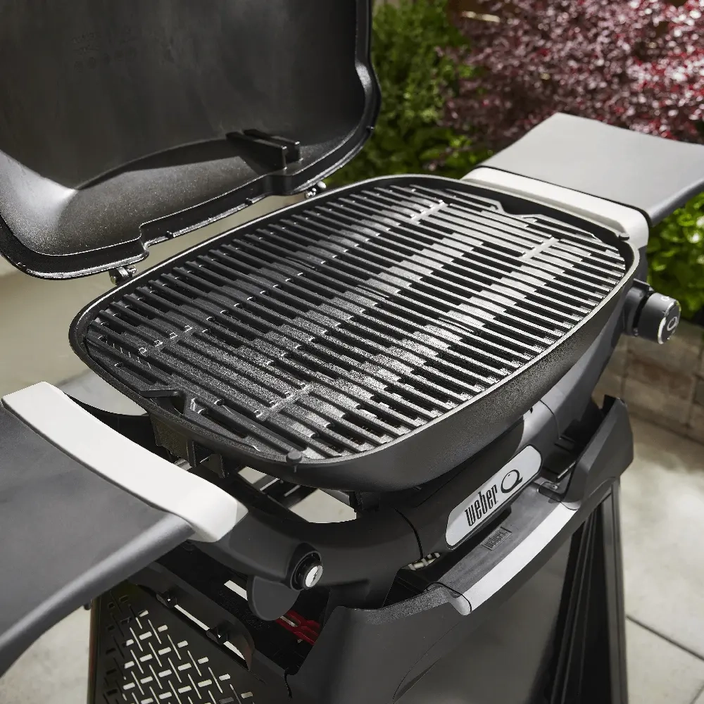 Газовый гриль Weber Q 2200N с боковыми столиками и подставкой