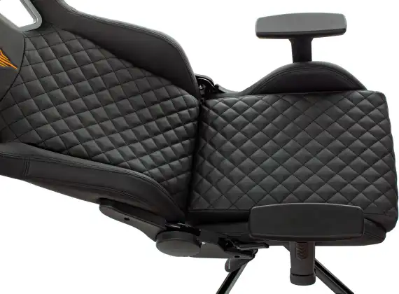 Кресло игровое Knight Outrider черный ромбик экокожа с подголов. крестов. металл