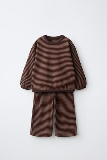 ZARA КОМПЛЕКТ ИЗ ТОЛСТОВКИ И БРЮК В ПОЛОСКУ, ТЕМНО-КОРИЧНЕВЫЙ