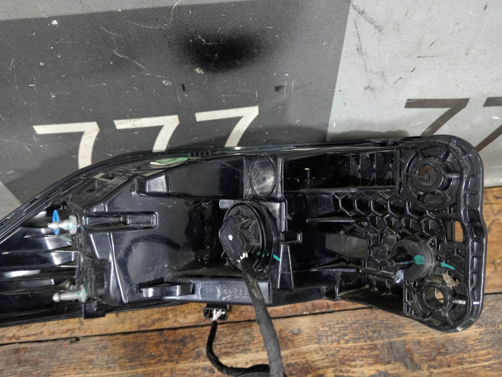 Фонарь зaдний пpавый Geely Monjaro 21-нв Б/У Оригинал 7057046000