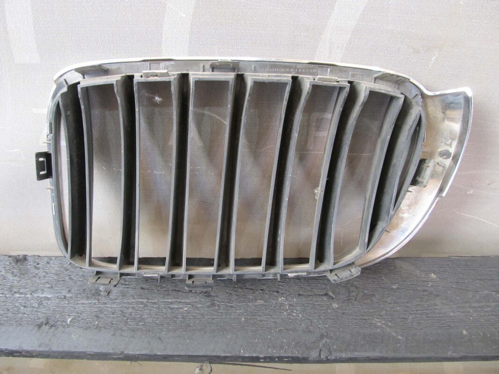Решетка радиатора правая BMW X3 (F25) 14-17 Б/У Оригинал 51117338572