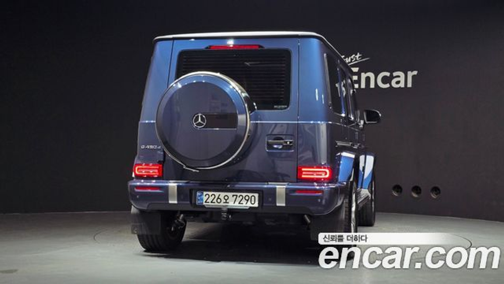 Mercedes-Benz G-Class G450d — 2025