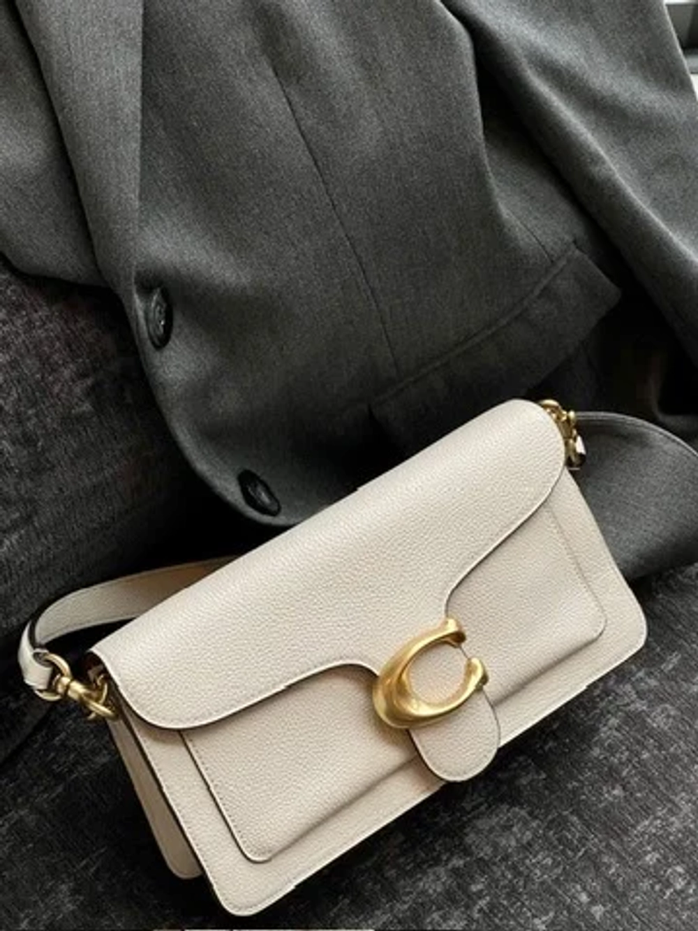 Сумка COACH Tabby 26 Shoulder Bag White