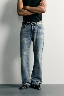 ZARA ДЖИНСЫ FLARE FIT С ЭФФЕКТОМ БРЫЗГ КРАСКИ, СИНИЙ